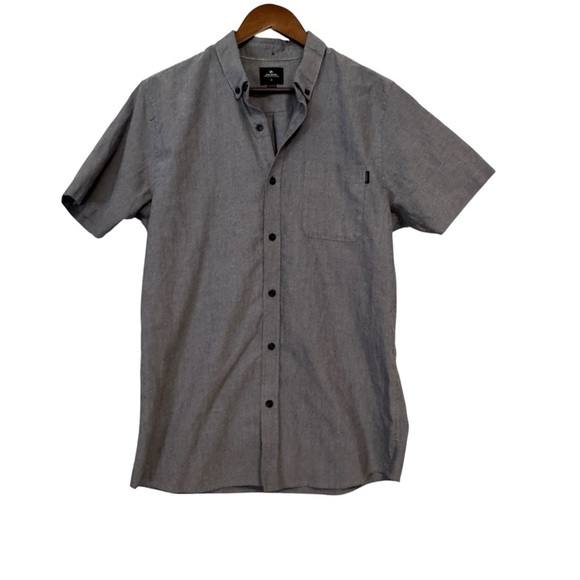 Men's Rip Curl Gray Casual Short Sleeve Button Down Shirt - Picture 1 of 9